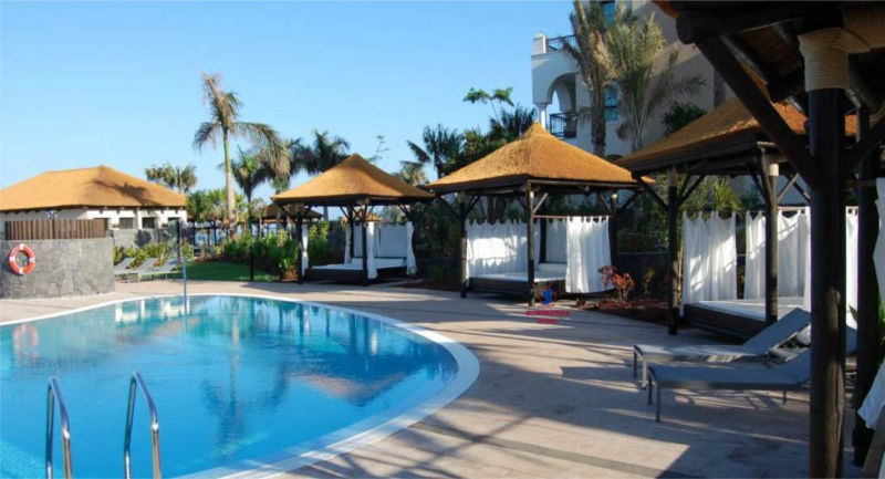 Suministro de camas balinesas para hotel gran lujo – Tenerife