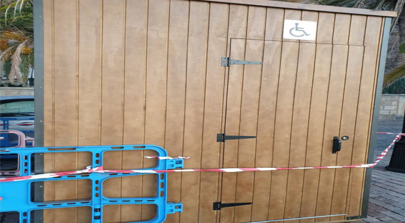 Suministro de aseo adaptado para playas